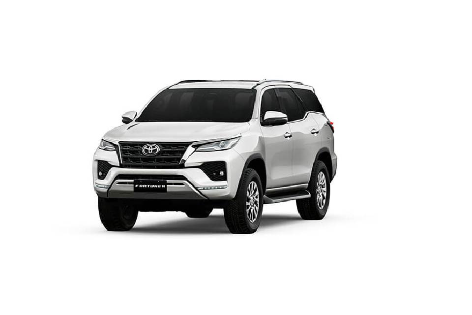 Toyota Fortuner blanca